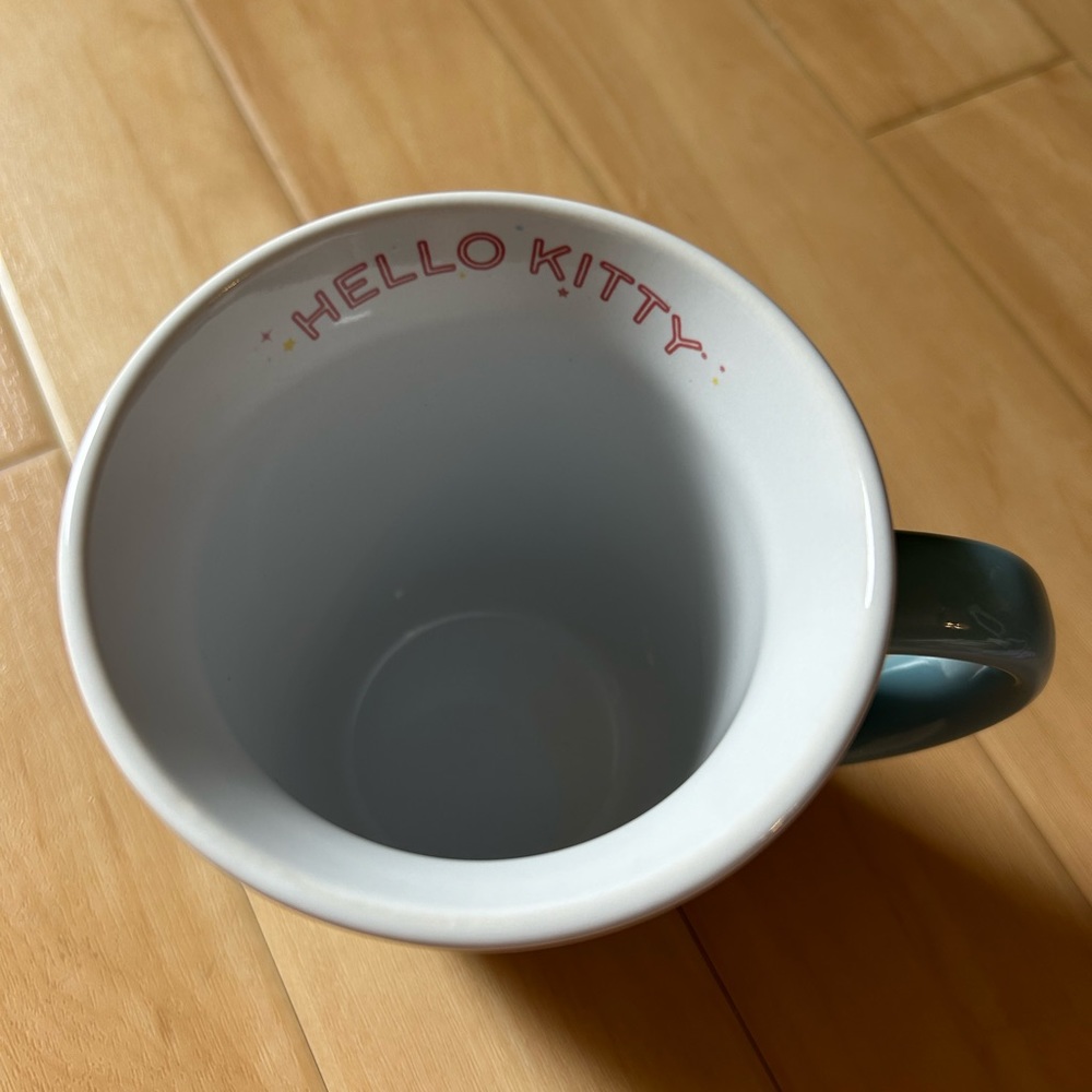 Hello Kitty Mug - Picture 2 of 3